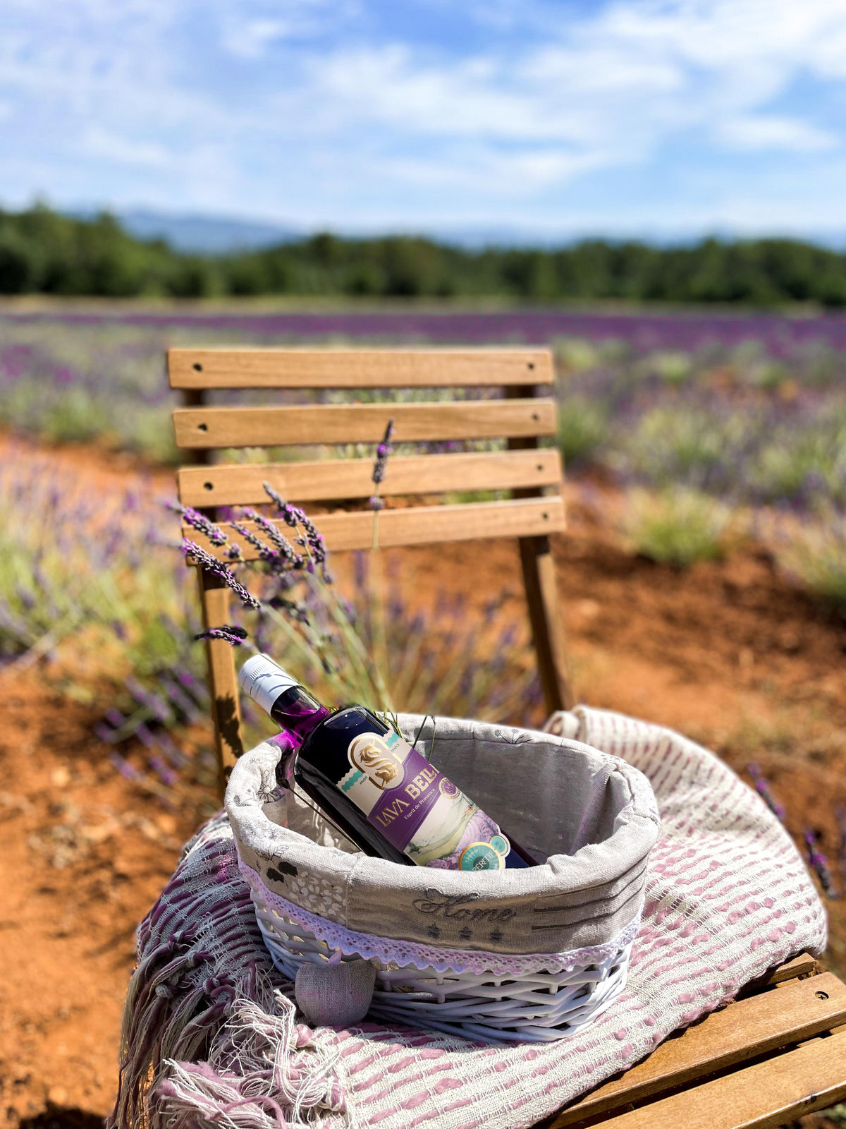 Botella de Lav'a Belle «en casa» en la Provenza